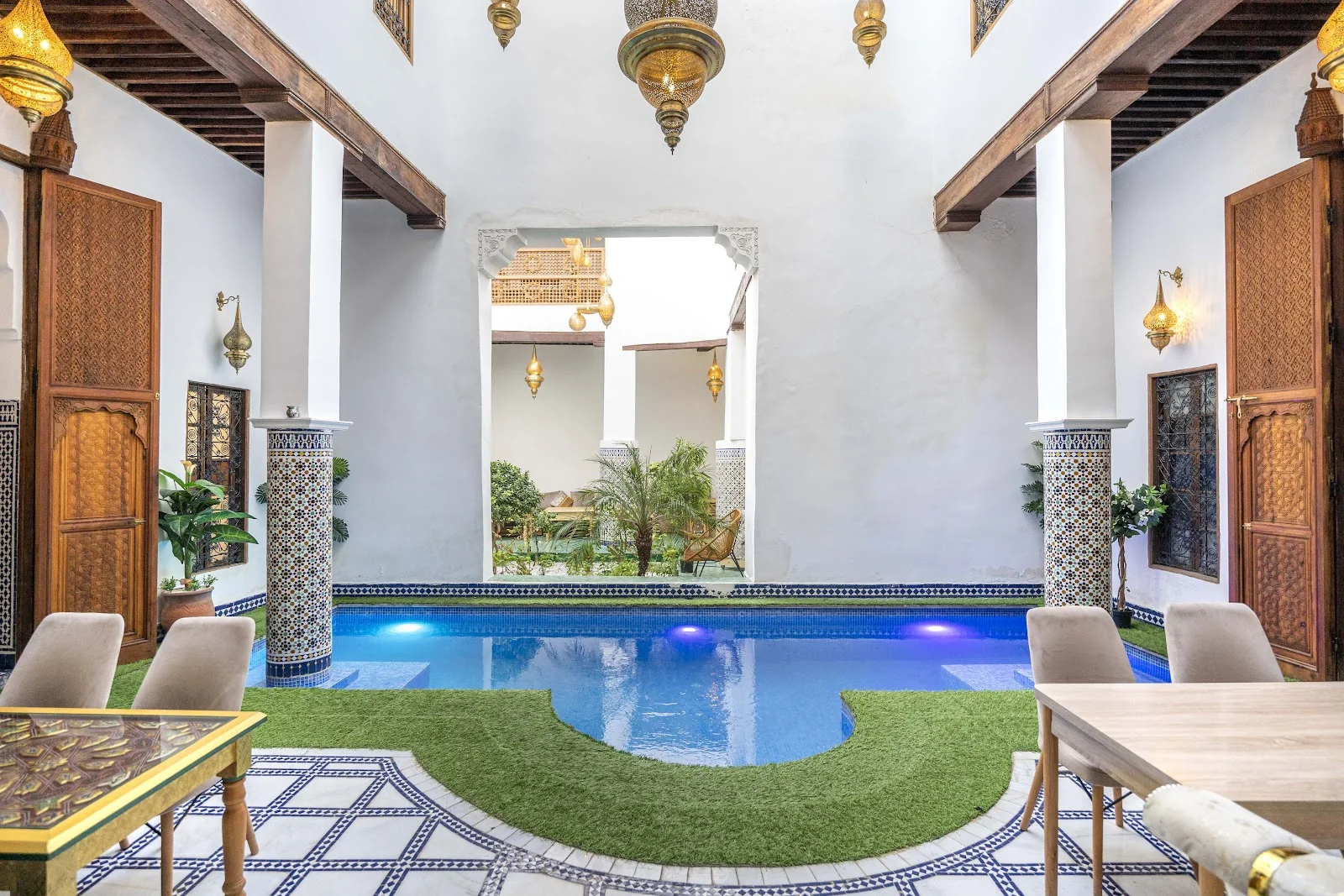 Courtyard pool of Riad Old City in Fès